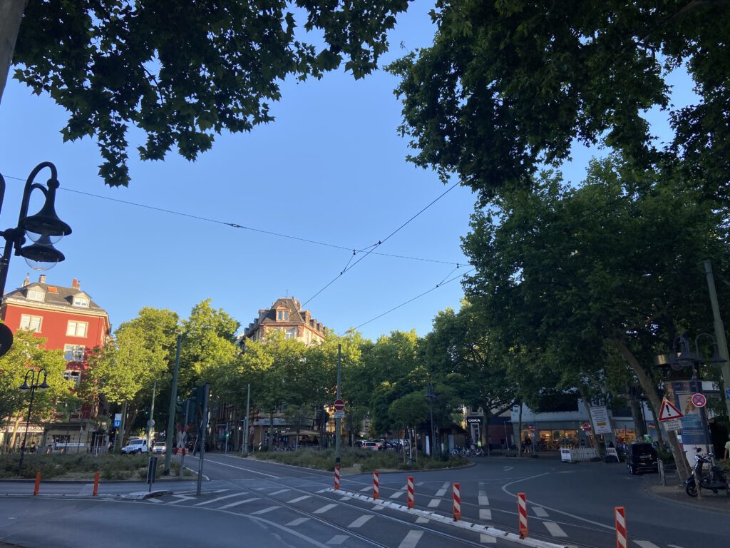 Image shows Frankfurt Neighborhood Sachsenhausen