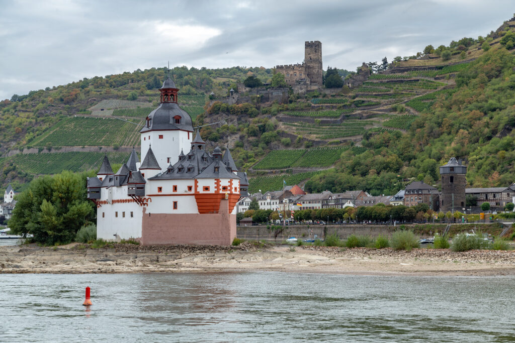 The image shows Kaub as a place on my Amazing list of 50+ best day trips from Frankfurt (2/3)